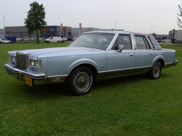 LINCOLN TOWN CAR SEDAN Special USA Cars, 7463 PB Rijssen LINCOLN TOWN CAR SEDAN Special USA Cars, 7463 PB Rijssen
