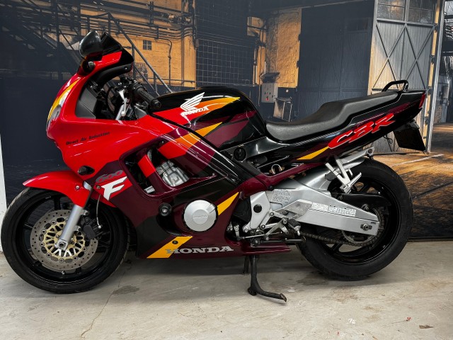 HONDA cbr600f , Autobedrijf Gebr. Sprakel, Enschede