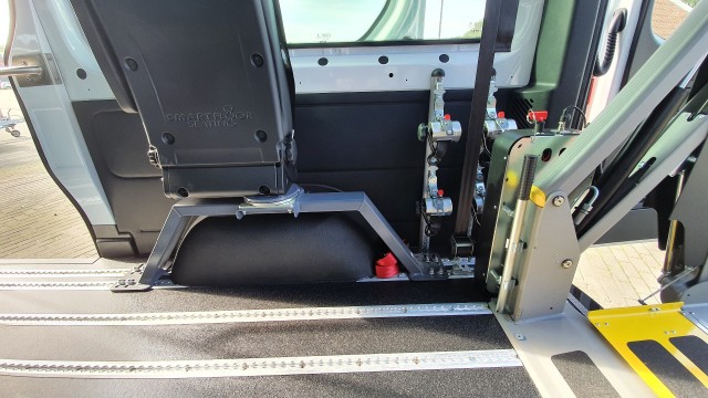 MERCEDES-BENZ SPRINTER Rolstoelbus 9-PERSOONS