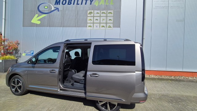 Rolstoelauto uit voorraad rijden ?