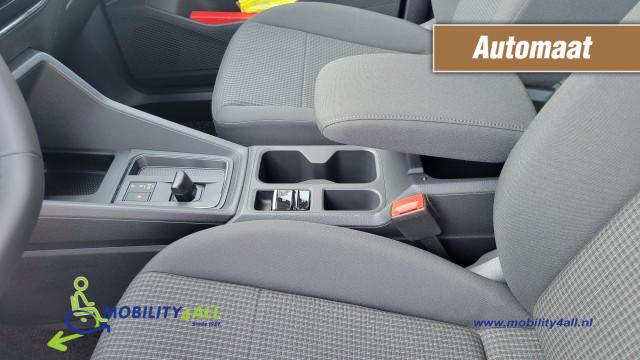 Rolstoelauto uit voorraad rijden ?