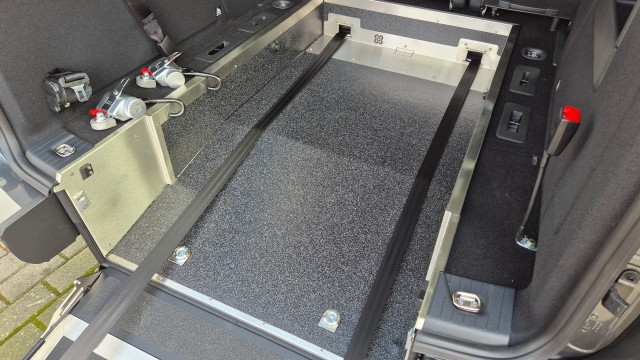 Rolstoelauto uit voorraad rijden ?