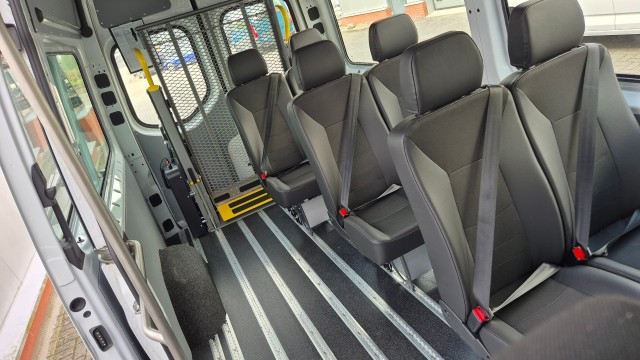 MERCEDES-BENZ SPRINTER Rolstoelbus 9-PERSOONS