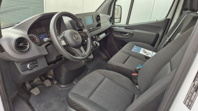 MERCEDES-BENZ SPRINTER Rolstoelbus 9-PERSOONS