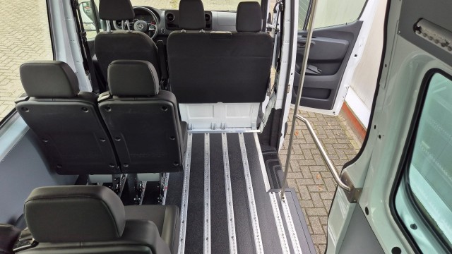 MERCEDES-BENZ SPRINTER Rolstoelbus 9-PERSOONS