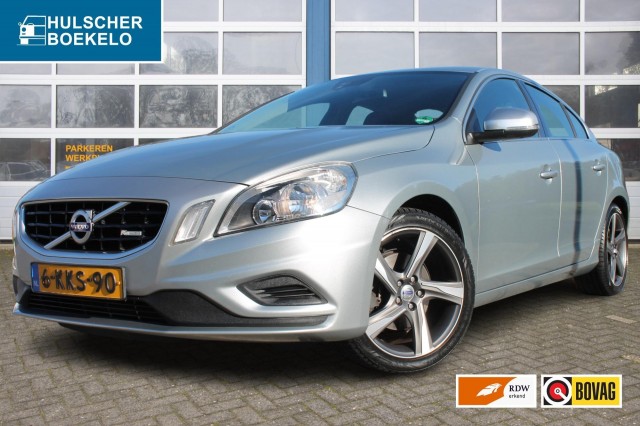 VOLVO S60 1.6 T4 R-DESIGN  **NL-Auto**  zes handbak , Auto Hulscher Boekelo, Boekelo