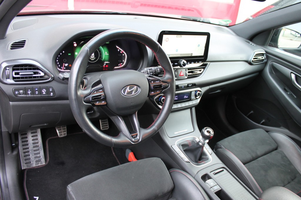 HYUNDAI, I30