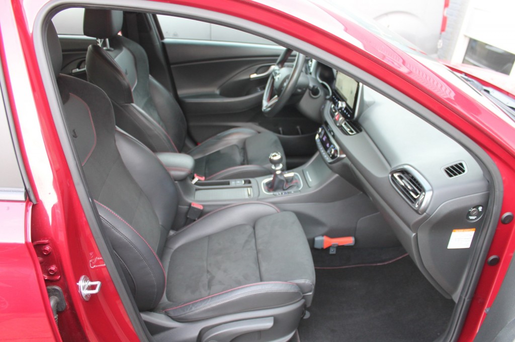 HYUNDAI, I30