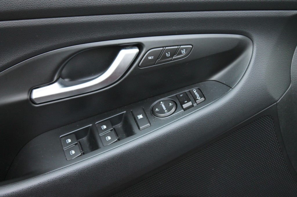 HYUNDAI, I30