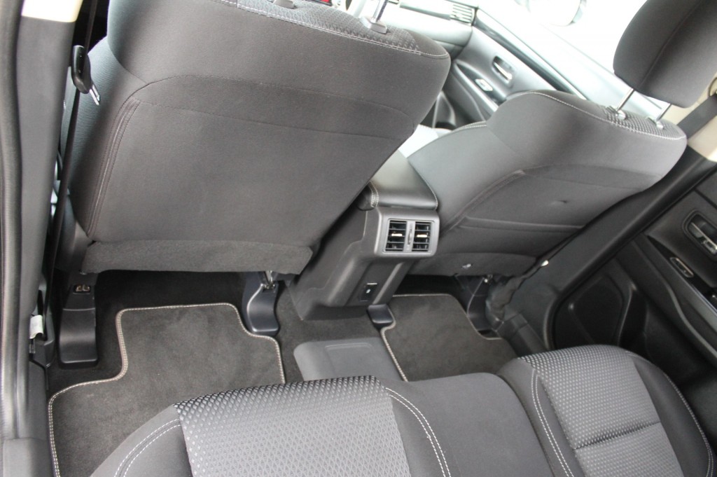 MITSUBISHI, OUTLANDER
