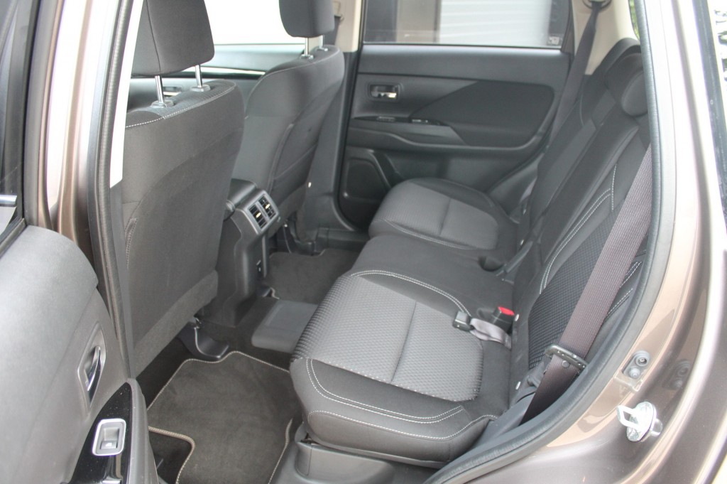 MITSUBISHI, OUTLANDER