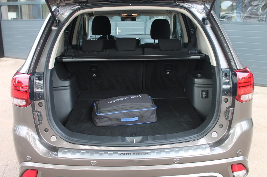 MITSUBISHI, OUTLANDER