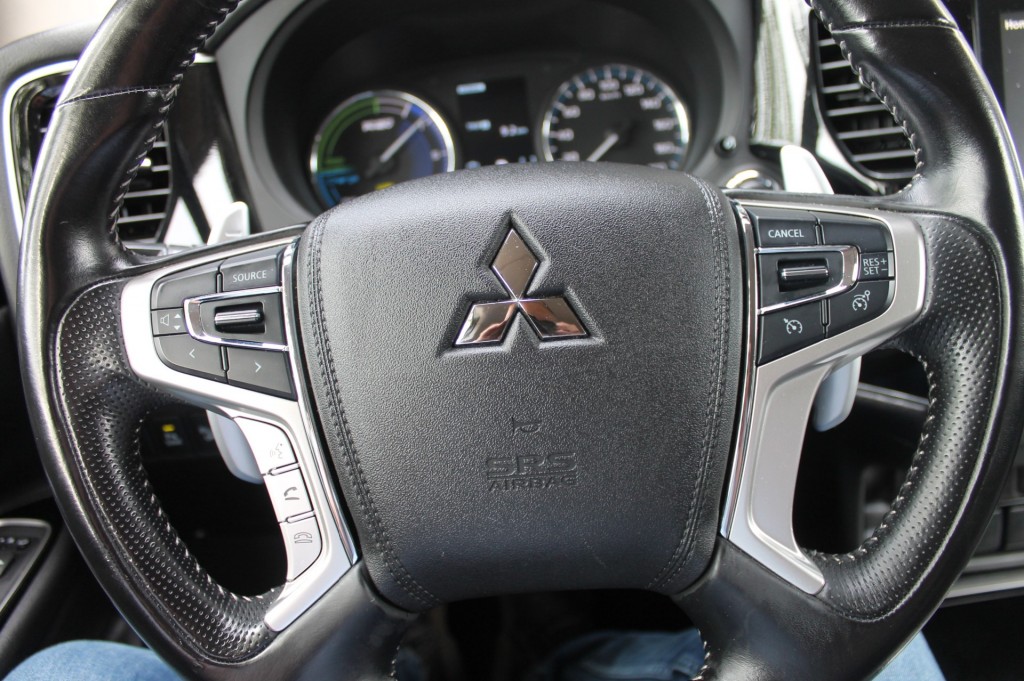 MITSUBISHI, OUTLANDER