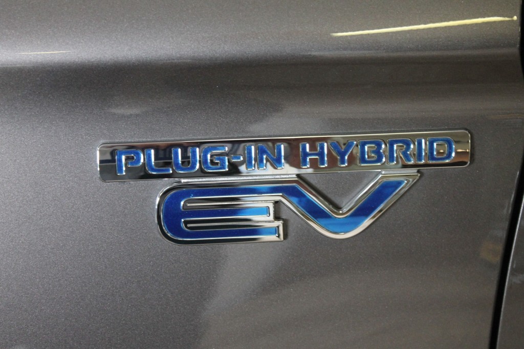 MITSUBISHI, OUTLANDER