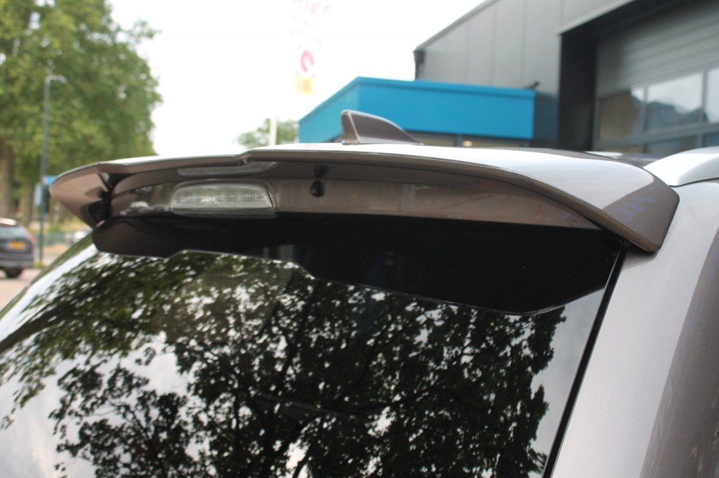 MITSUBISHI, OUTLANDER