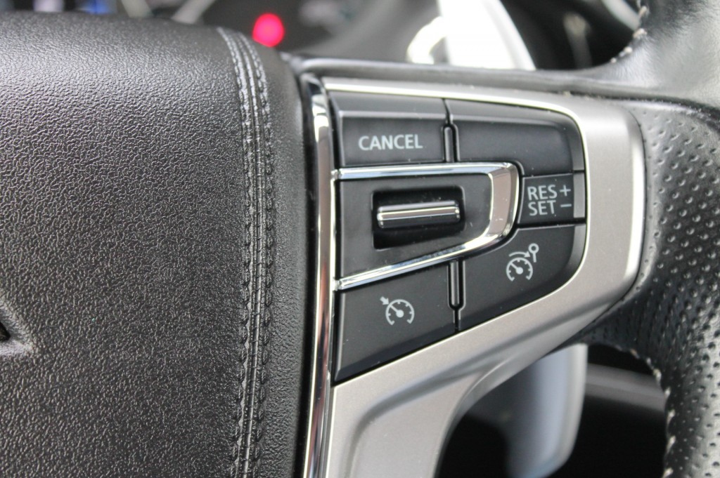 MITSUBISHI, OUTLANDER
