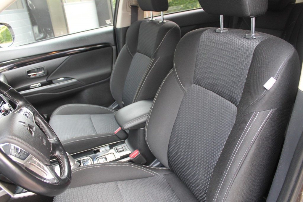 MITSUBISHI, OUTLANDER