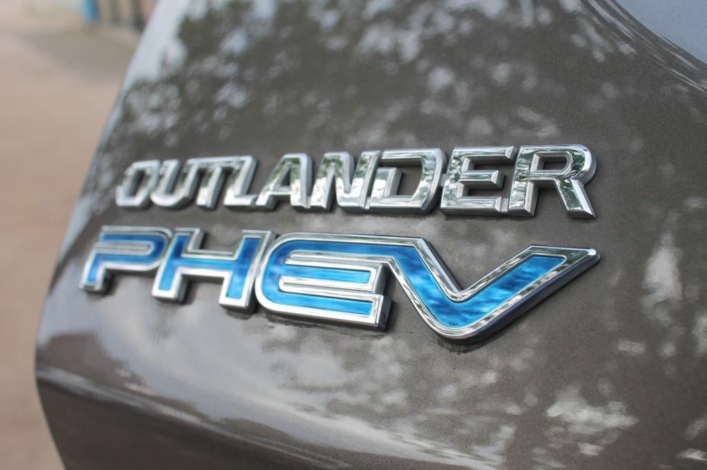 MITSUBISHI, OUTLANDER