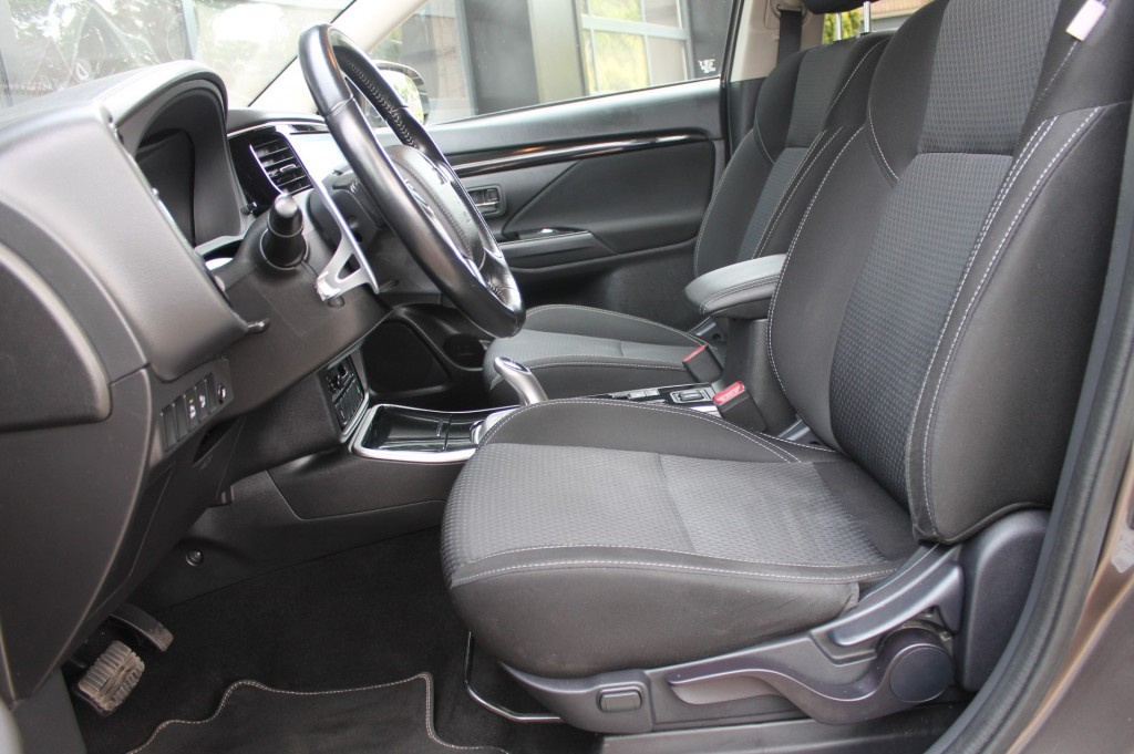 MITSUBISHI, OUTLANDER