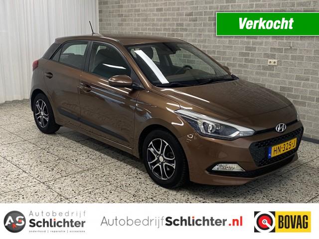 HYUNDAI I20 1.2 HP i-Motion Comfort Ecc/Cruise/Navi/PDC/All-season banden, Autobedrijf Schlichter, Hengelo