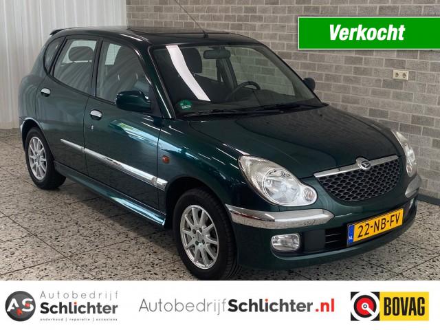 DAIHATSU SIRION 1.3 VTR Trekhaak/LM-Velgen/PDC/EL-Ramen/C.V./, Autobedrijf Schlichter, Hengelo