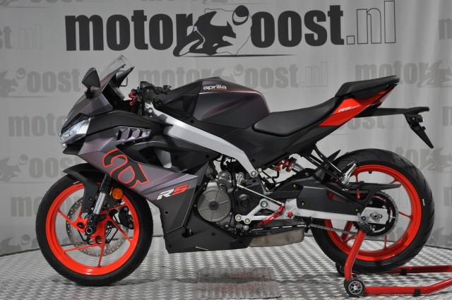 APRILIA RS 457 A2 RIJBEWIJS   ( 35 KW ), Motor Oost, Enter