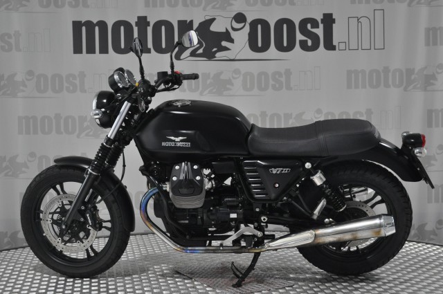 MOTO GUZZI V 7    A2 RIJBEWIJS   ( 35 KW ), Motor Oost, Enter