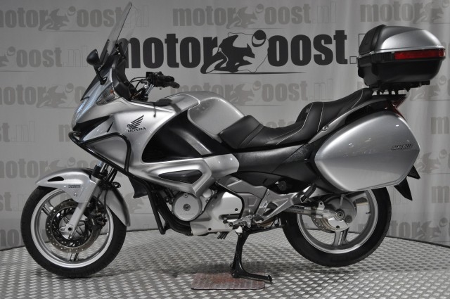 HONDA NT 700 V   DAUVILLE , Motor Oost, Enter