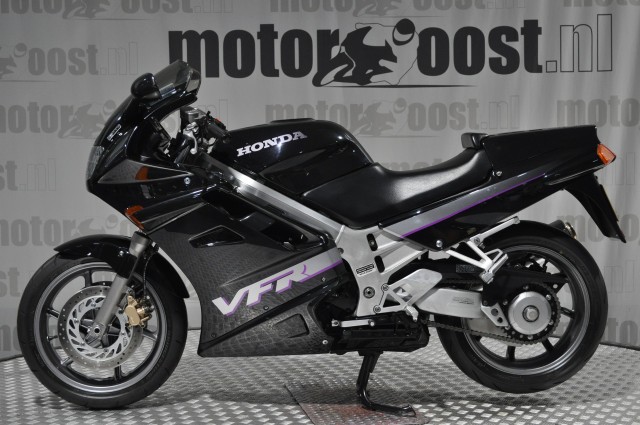 HONDA VFR 750 F , Motor Oost, Enter