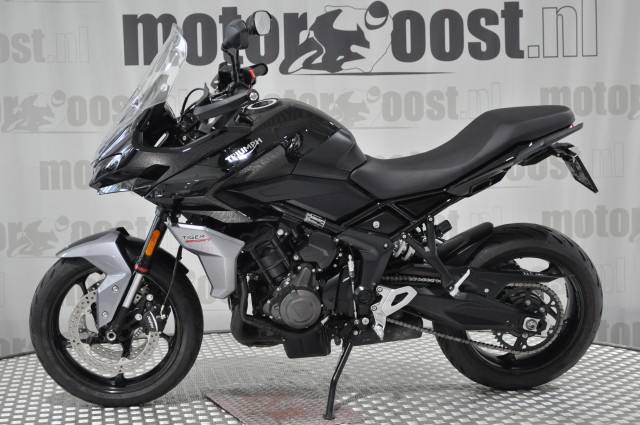 TRIUMPH SPORT 660 SC PROJECT, Motor Oost, Enter