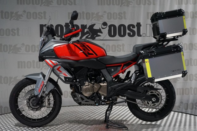 SUZUKI SRT 600 SX   TOURING A OF A2 RIJBEWIJS LEVERBAAR, Motor Oost, Enter