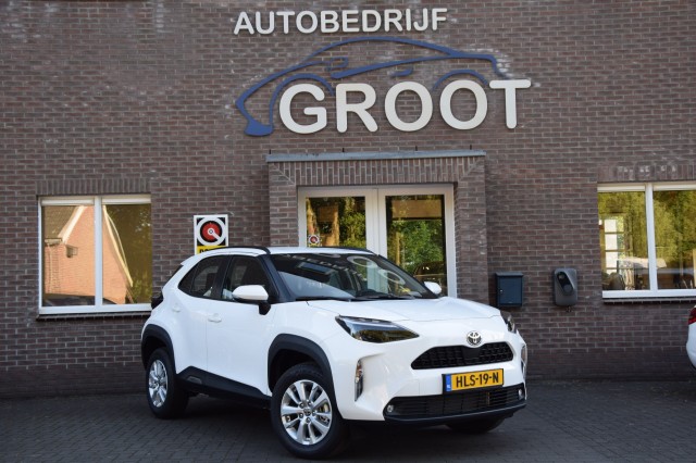 TOYOTA YARIS 1.5 HYBRID NIEUW! AUTOMAAT/CAMERA/ADAP. CRUISE/, Autobedrijf C. Groot B.V., De Heurne