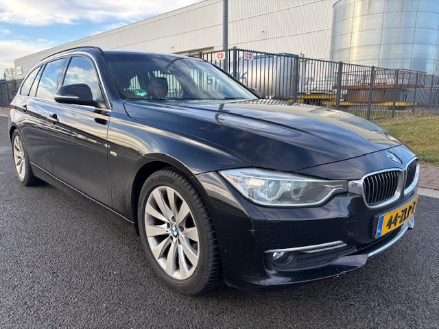 BMW 3-SERIE 320D HIGH EXECUTIVE  motor 150.000km!, Nijboer Auto's, Hengelo