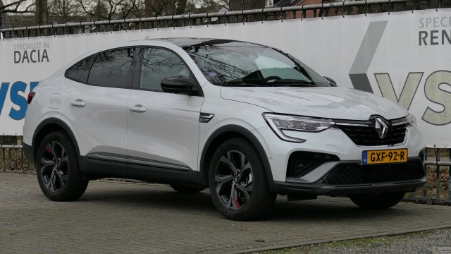 RENAULT ARKANA 1.6 145 HEV Hybrid RS Line, Garagebedrijf Bakker Apeldoorn B.V., Apeldoorn