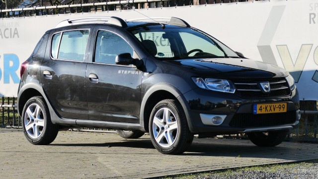 DACIA SANDERO Stepway TCe 90 Laureate, Garagebedrijf Bakker Apeldoorn B.V., Apeldoorn