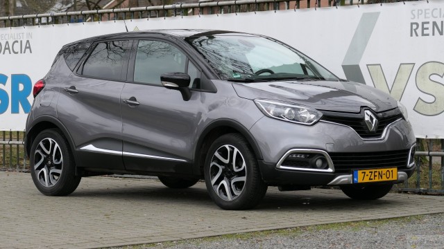 RENAULT CAPTUR TCe 90 Helly Hansen, Garagebedrijf Bakker Apeldoorn B.V., Apeldoorn