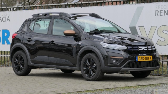 DACIA SANDERO Stepway TCe 90 Comfort, Garagebedrijf Bakker Apeldoorn B.V., Apeldoorn