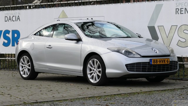 RENAULT LAGUNA Coupé 2.0 T 170 Automaat Dynamique, Garagebedrijf Bakker Apeldoorn B.V., Apeldoorn