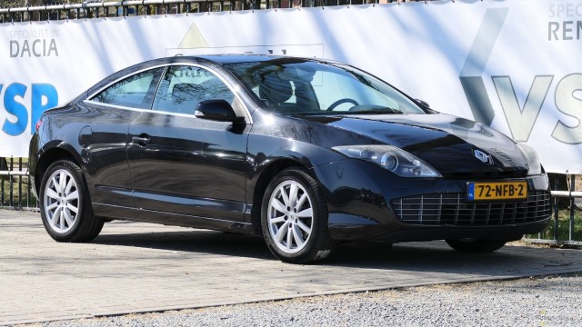 RENAULT LAGUNA Coupé 2.0 T 170 Automaat Dynamique, Garagebedrijf Bakker Apeldoorn B.V., Apeldoorn