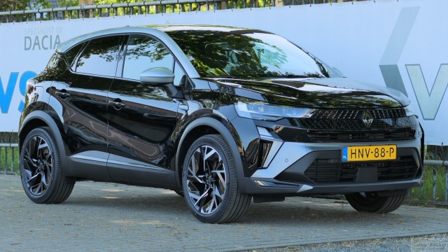 RENAULT CAPTUR 1.6 145 HEV esprit Alpine, Garagebedrijf Bakker Apeldoorn B.V., Apeldoorn