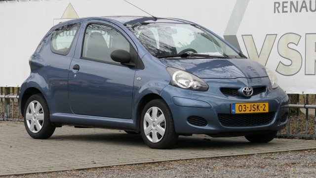 TOYOTA AYGO 1.0 12v Acces, Garagebedrijf Bakker Apeldoorn B.V., Apeldoorn