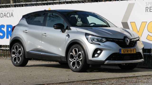RENAULT CAPTUR 1.6 160 PHEV Plugin Hybrid serie limité E-Tech, Garagebedrijf Bakker Apeldoorn B.V., Apeldoorn
