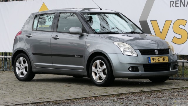 Suzuki Swift - 1.5 Exclusive