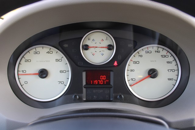 PEUGEOT EXPERT Rolstoelbus 2.0 HDI Profit+ Airco/Cruise/PDC/Trekhaak, Autobedrijf Roetert, Loenen