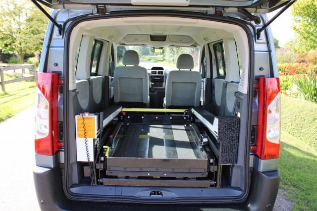 PEUGEOT EXPERT Rolstoelbus 2.0 HDI Profit+ Airco/Cruise/PDC/Trekhaak, Autobedrijf Roetert, Loenen