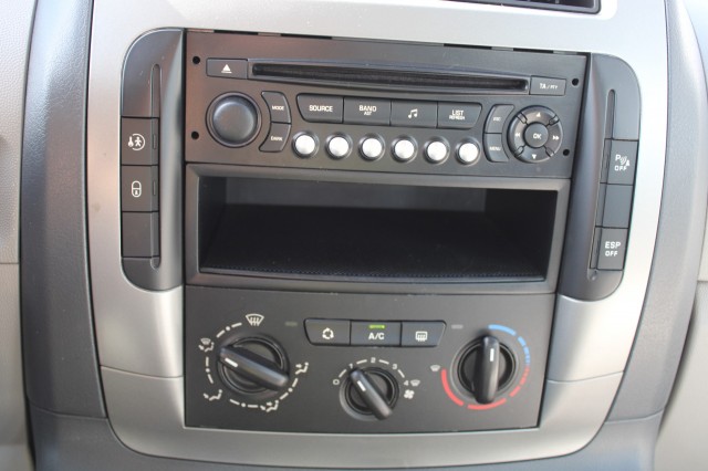 PEUGEOT EXPERT Rolstoelbus 2.0 HDI Profit+ Airco/Cruise/PDC/Trekhaak, Autobedrijf Roetert, Loenen