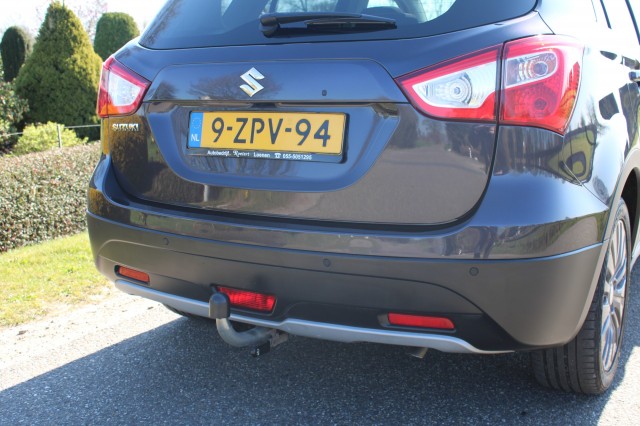 SUZUKI SX4 S-CROSS 1.6 120pk ECC/cruise/panorama-schuifdak/trekhaak, Autobedrijf Roetert, Loenen