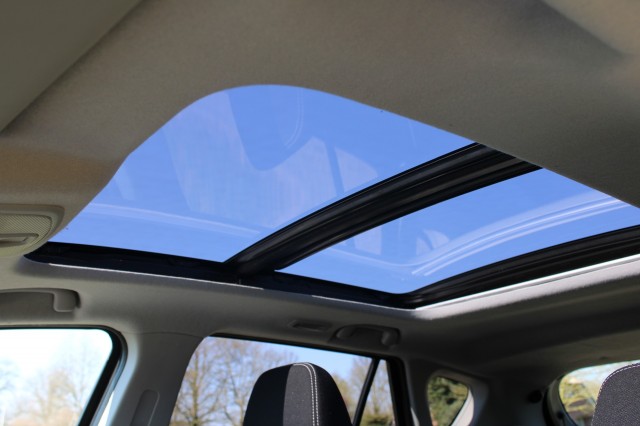 SUZUKI SX4 S-CROSS 1.6 120pk ECC/cruise/panorama-schuifdak/trekhaak, Autobedrijf Roetert, Loenen