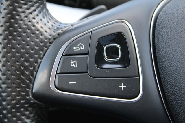 MERCEDES-BENZ E-KLASSE 250 211pk Sedan Prestige Plus automaat ECC/cruise/navi/camera, Autobedrijf Roetert, Loenen