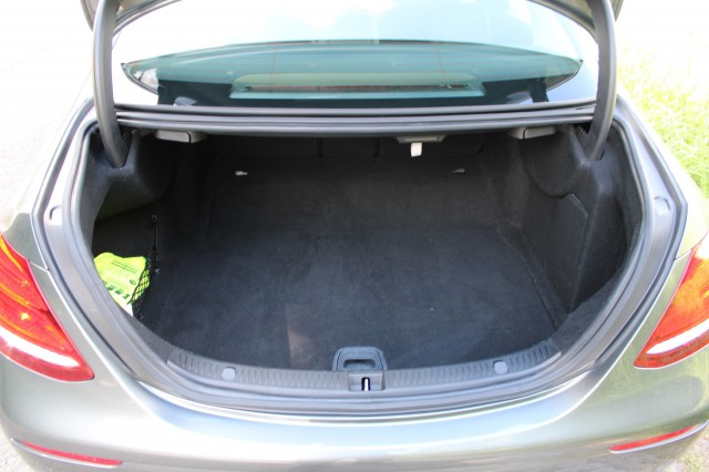 MERCEDES-BENZ E-KLASSE 250 211pk Sedan Prestige Plus automaat ECC/cruise/navi/camera, Autobedrijf Roetert, Loenen